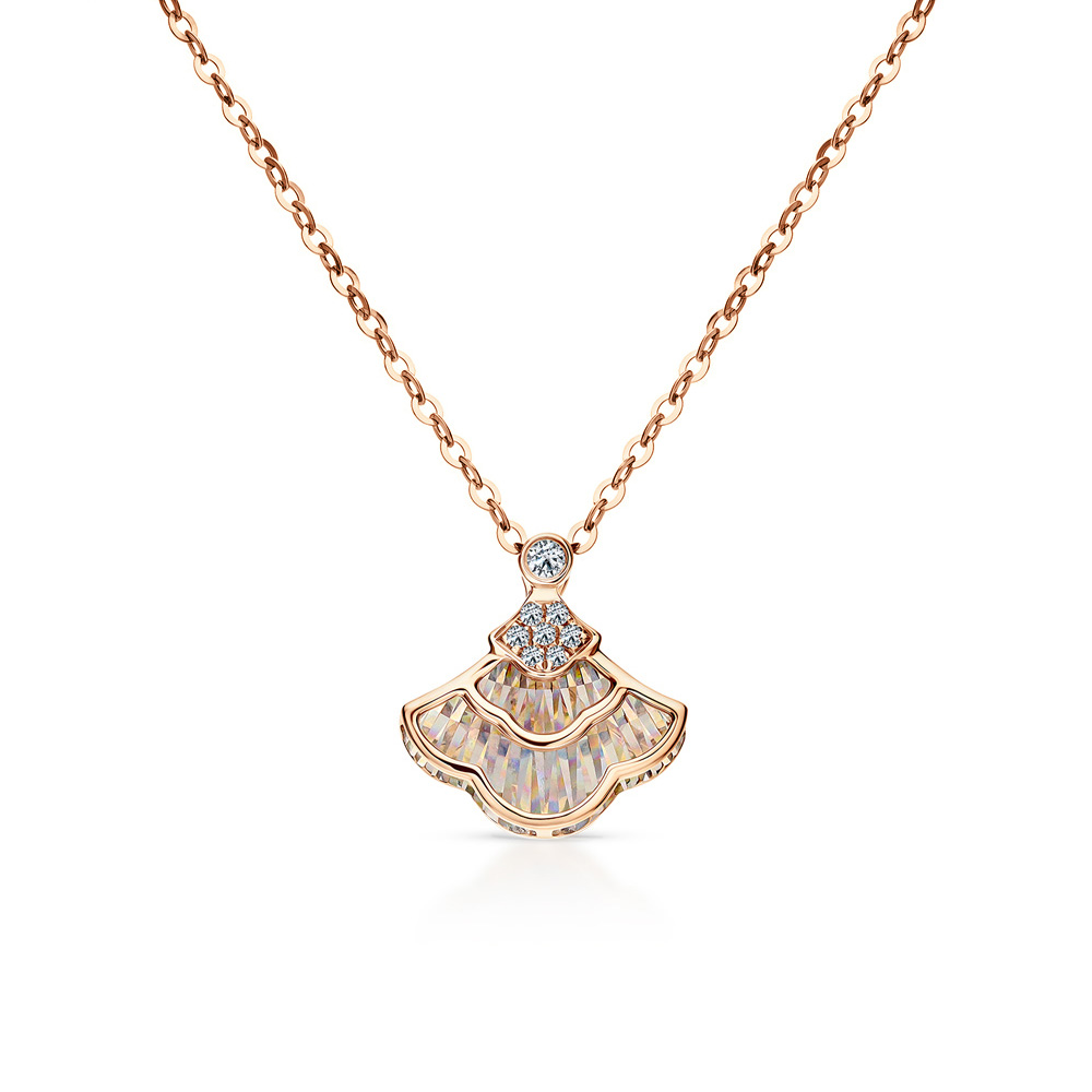 Фото «Золотое шейное украшение с бриллиантами»